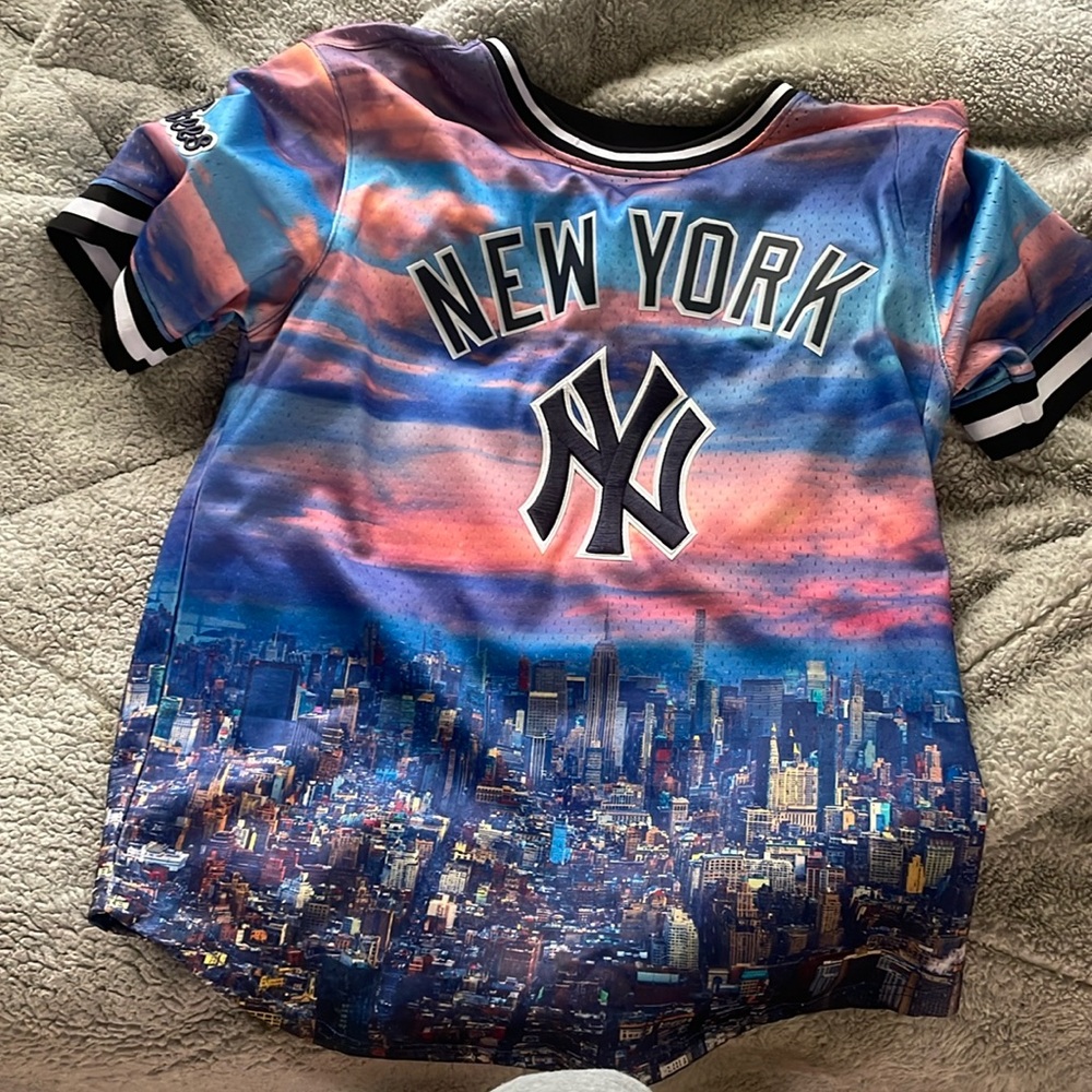 men’s yankee jersey